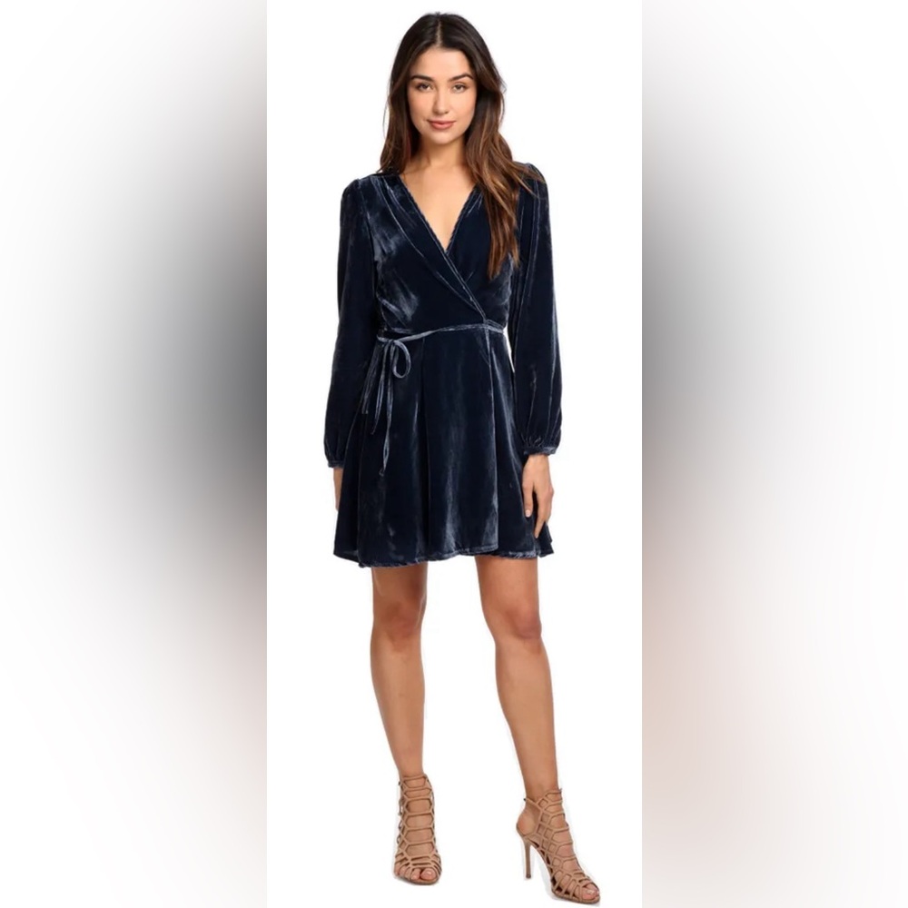 YUMI Kim Duchess velvet wrap dress blue, size medium